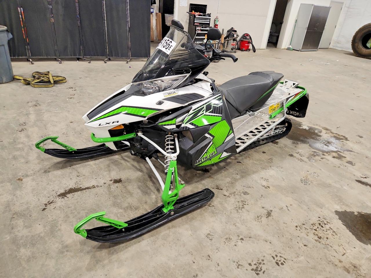 2016 Arctic Cat Snowmobile VIN 4UF16SNW4GT101765 photo 2