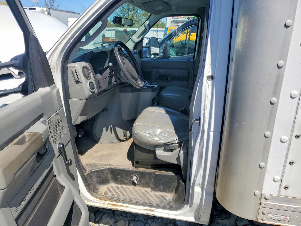 2010 Ford Econoline VIN 1FDWE3FL7ADA89005 photo 7