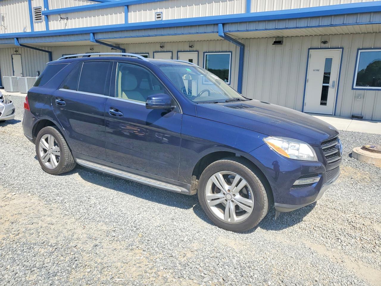 2015 Mercedes-Benz M-class VIN 4JGDA0EB3FA551739 photo 4