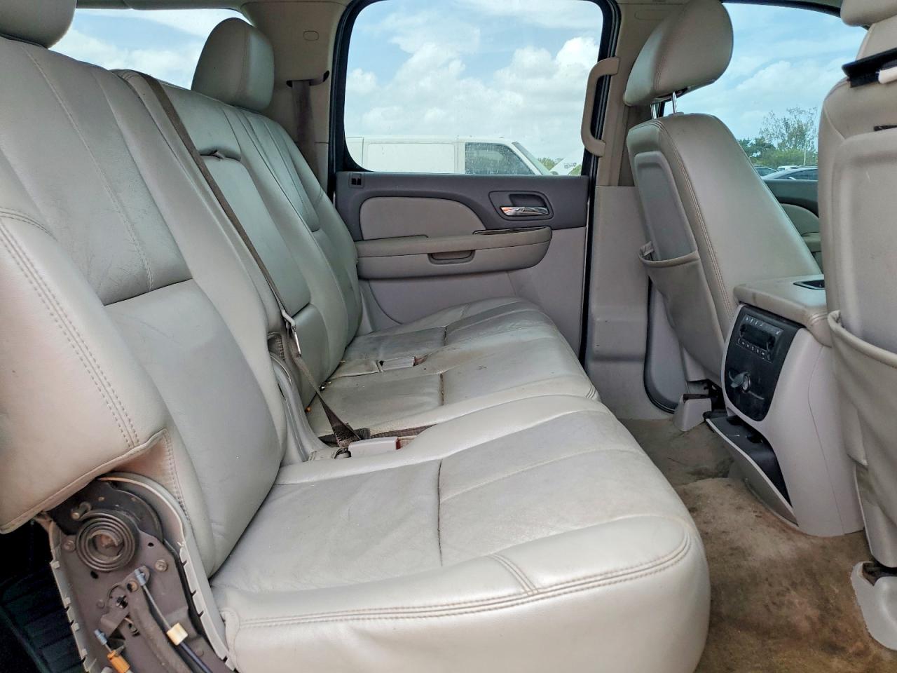 2011 GMC Yukon VIN 1GKS2KE36BR176734 photo 11