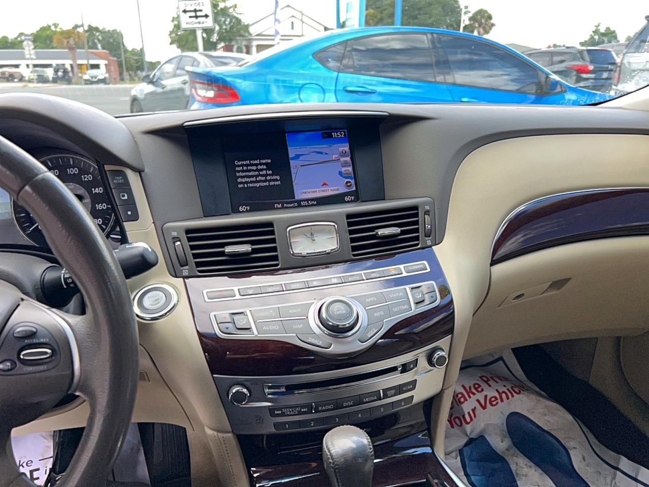 2018 INFINITI Q70 VIN JN1BY1PP0JM330471 photo 9