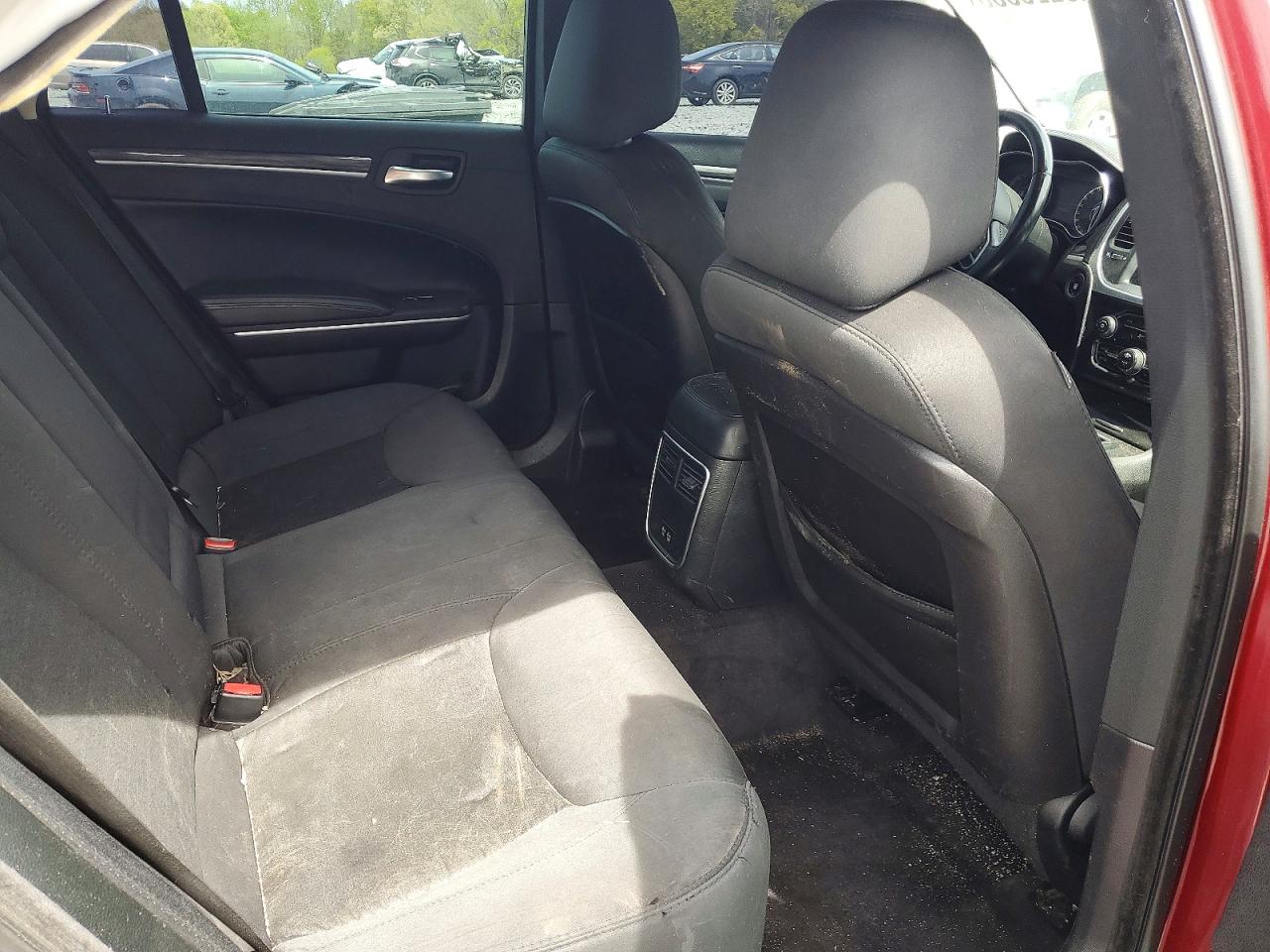 2018 Chrysler 300 VIN 2C3CCAAG2JH341004 photo 10