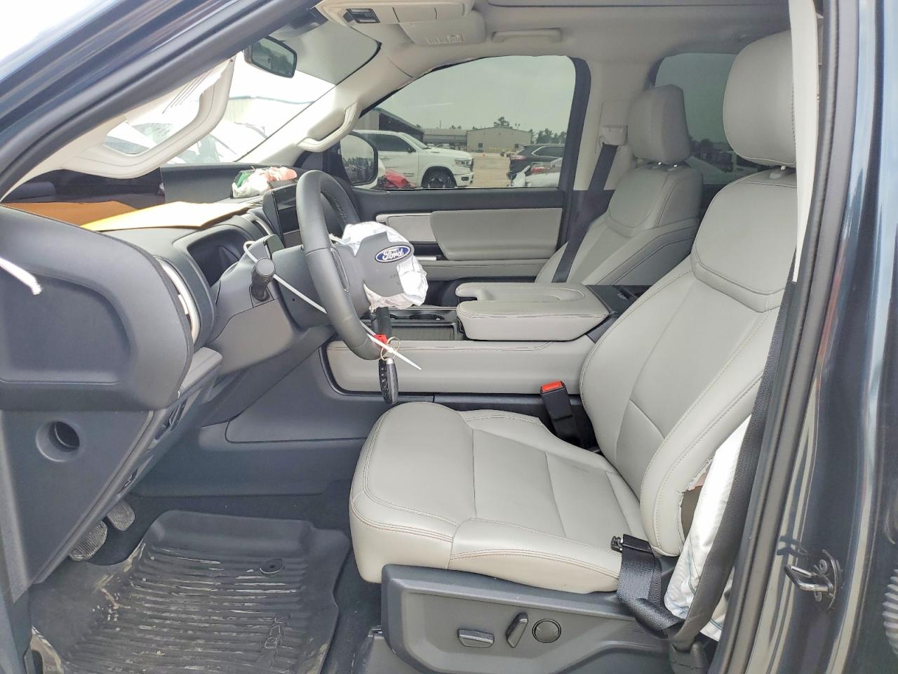 2025 Ford Expedition VIN 1FMJU1H87SEA25083 photo 7