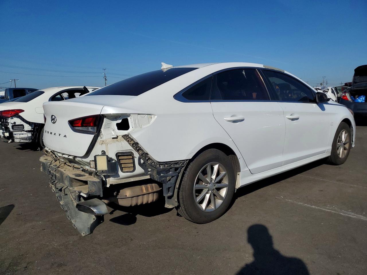 2018 HYUN Sonata VIN 5NPE24AF2JH697167 photo 3