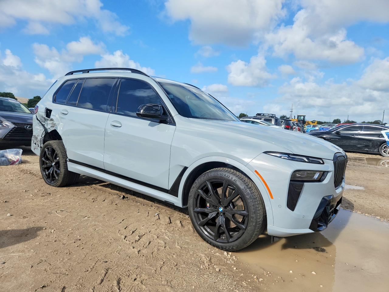 2025 BMW X7 VIN 5UX33EM07S9X33865 photo 4