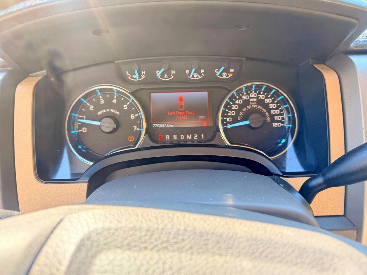 2011 Ford F150 VIN 1FTFW1CF3BFA31726 photo 8