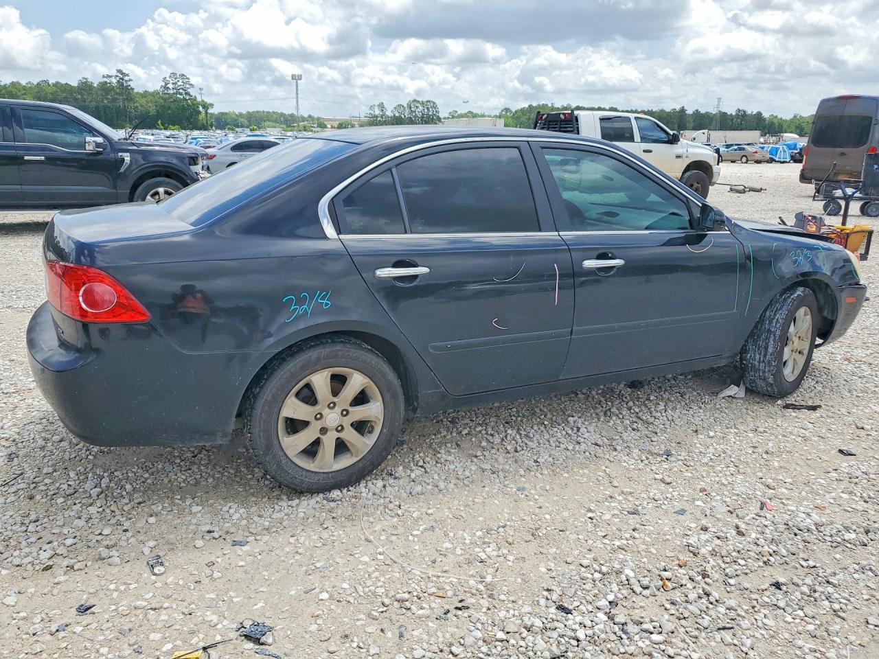 2008 Kia Optima VIN KNAGE123985238714 photo 3