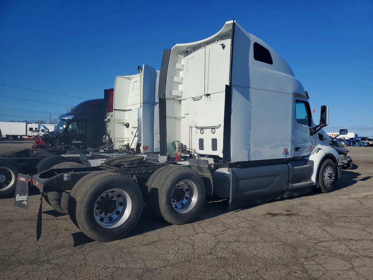 2019 PETERBILT All other VIN 1XPBDP9X7KD613104 photo 4