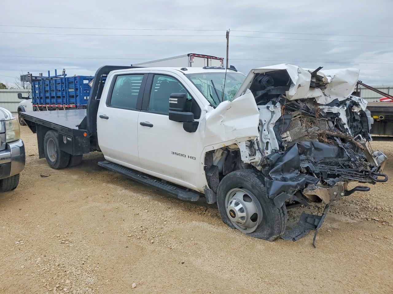 2023 CHEVROLET All models VIN 1GB4YSEY1PF146410 photo 4
