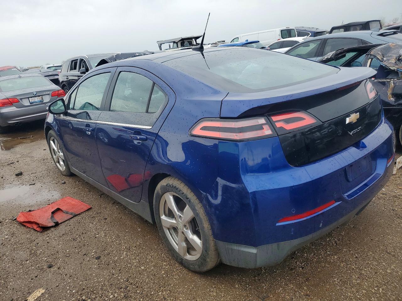 2012 Chev Volt VIN 1G1RB6E4XCU107434 photo 2
