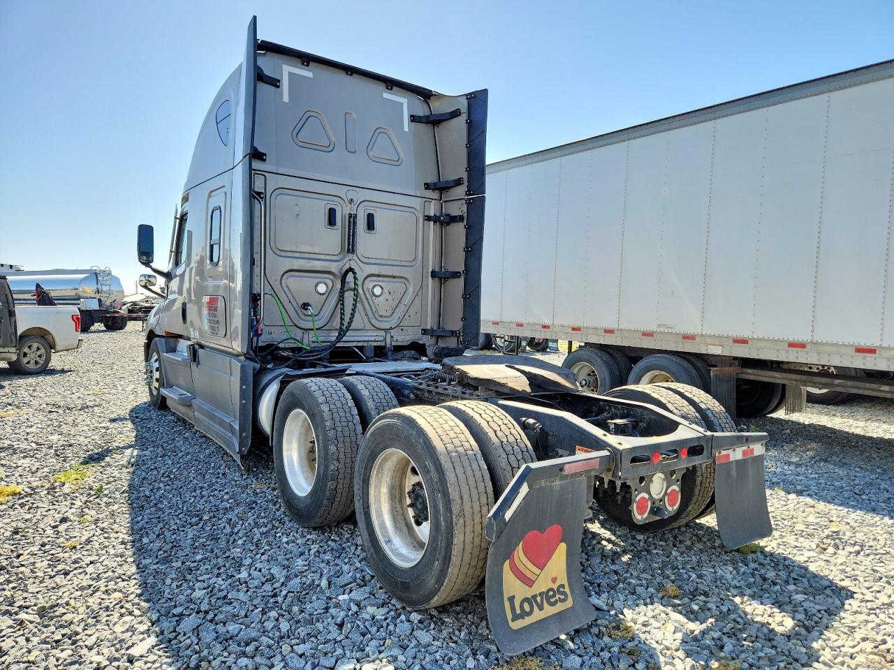 2022 FREIGHTLINER All other VIN 3AKJHHDR3NSNB1172 photo 3