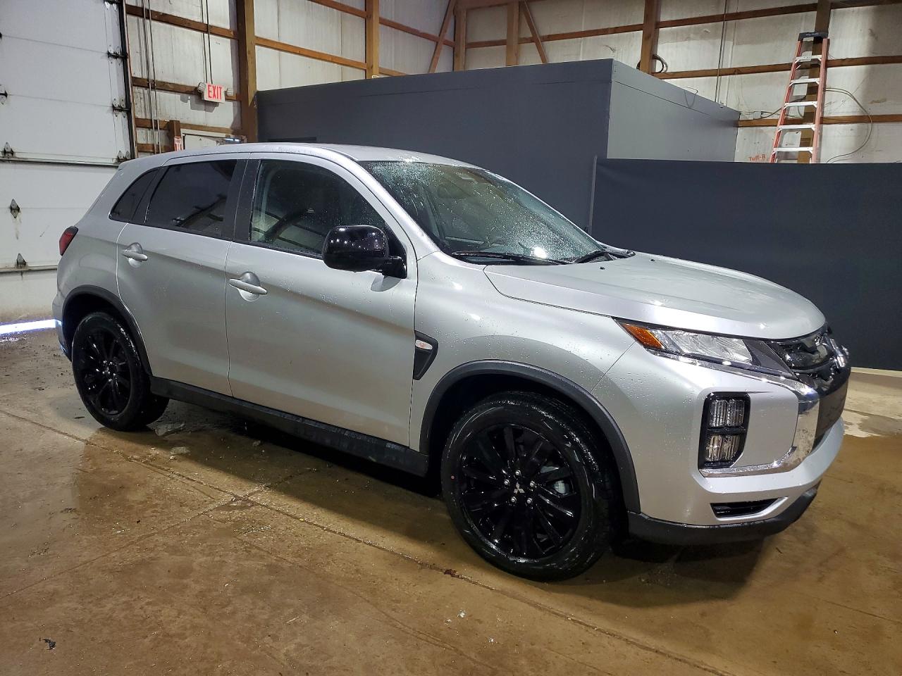 2026 Mitsubishi Outlander VIN JA4ARUAU1TU013544 photo 4