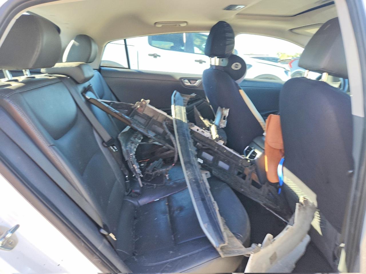 2020 HYUNDAI Ioniq VIN KMHC05LC5LU241657 photo 10