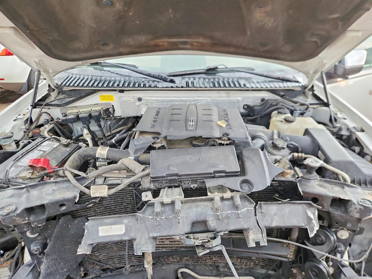 2013 Lincoln Navigator VIN 5LMJJ3J55DEL08991 photo 11