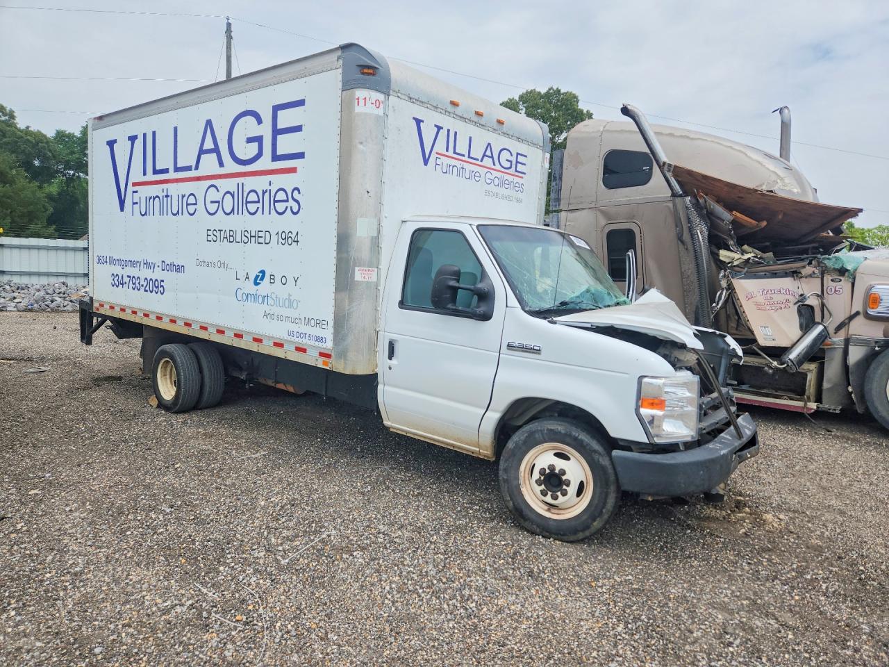 2019 Ford Econoline VIN 1FDWE3FS8KDC32925 photo 4