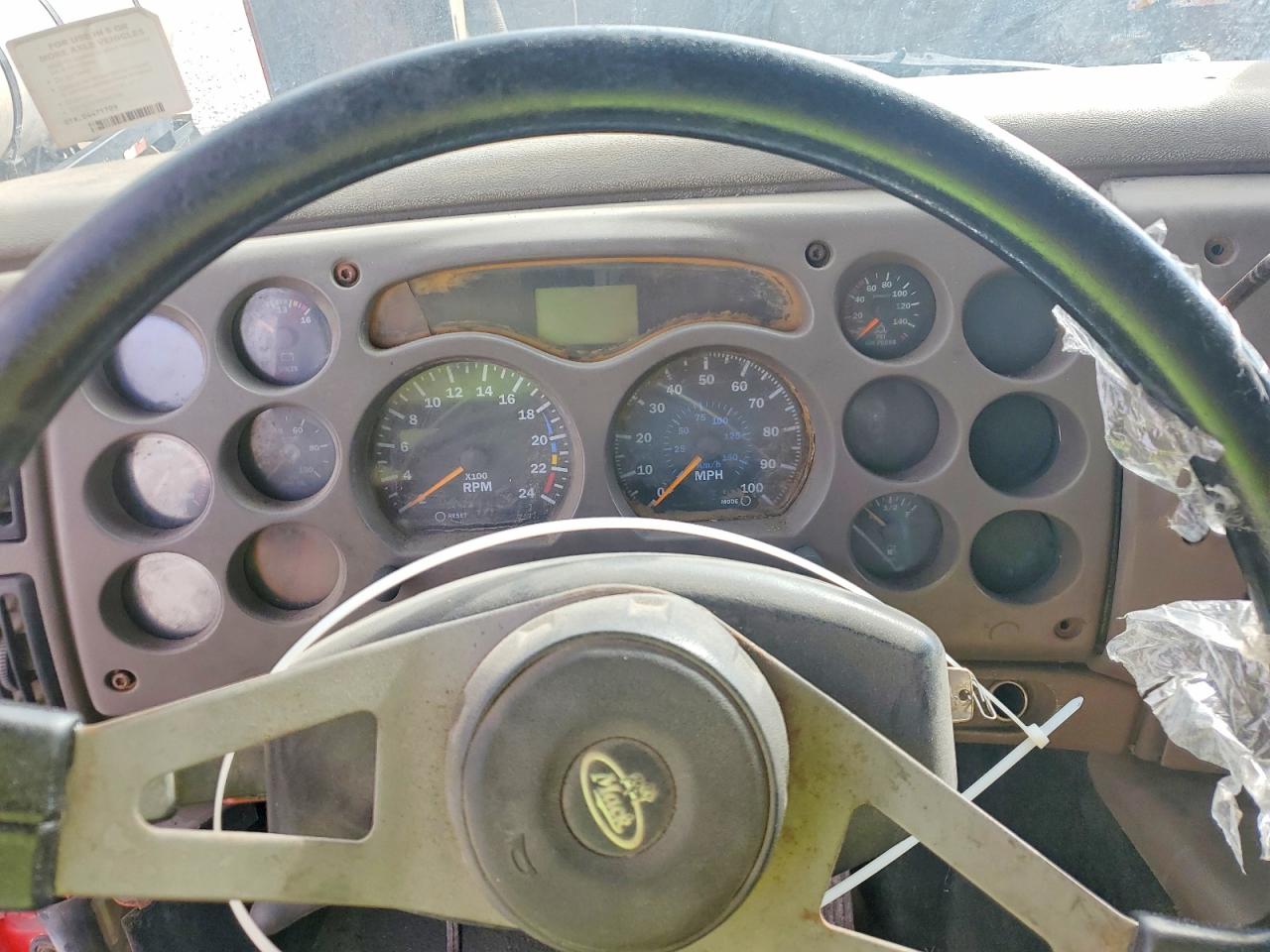 2001 MACK All other VIN 1M1AA13Y11W138203 photo 8
