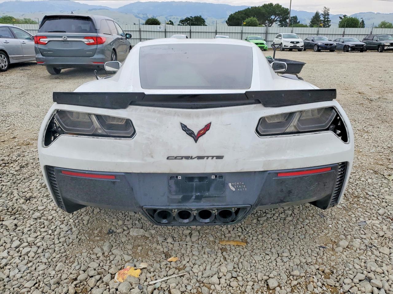 2018 Chevrolet Corvette VIN 1G1YN2D62J5601597 photo 6