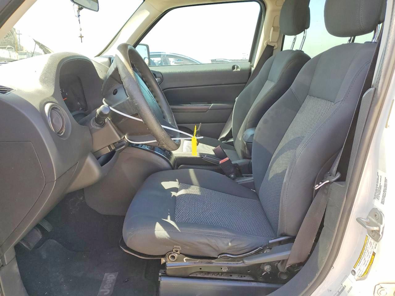2010 Jeep Patriot VIN 1J4NT2GB3AD617655 photo 7