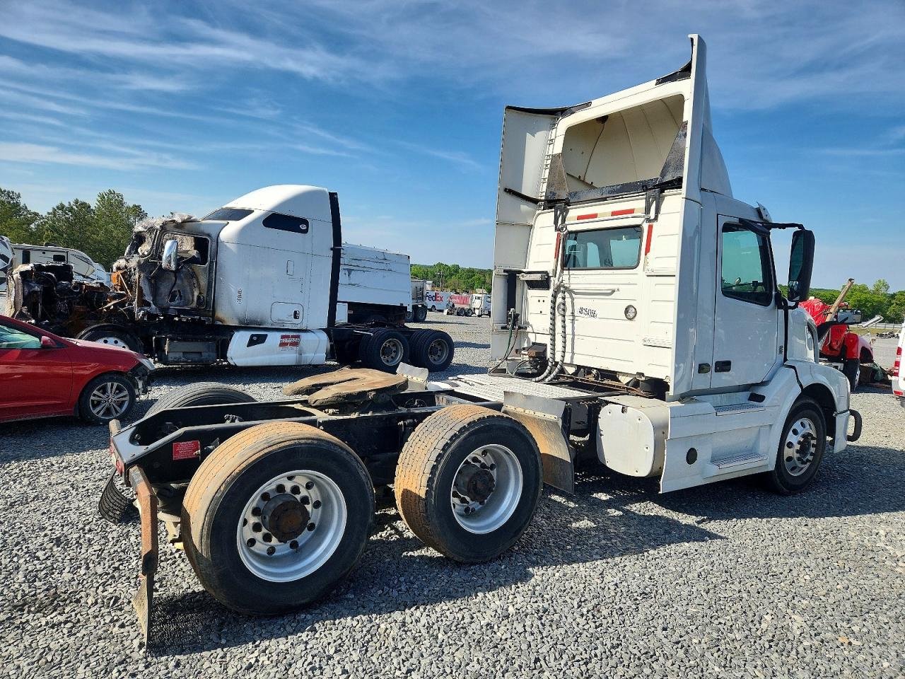 2016 Volvo Vn VIN 4V4NC9EH6GN948761 photo 4