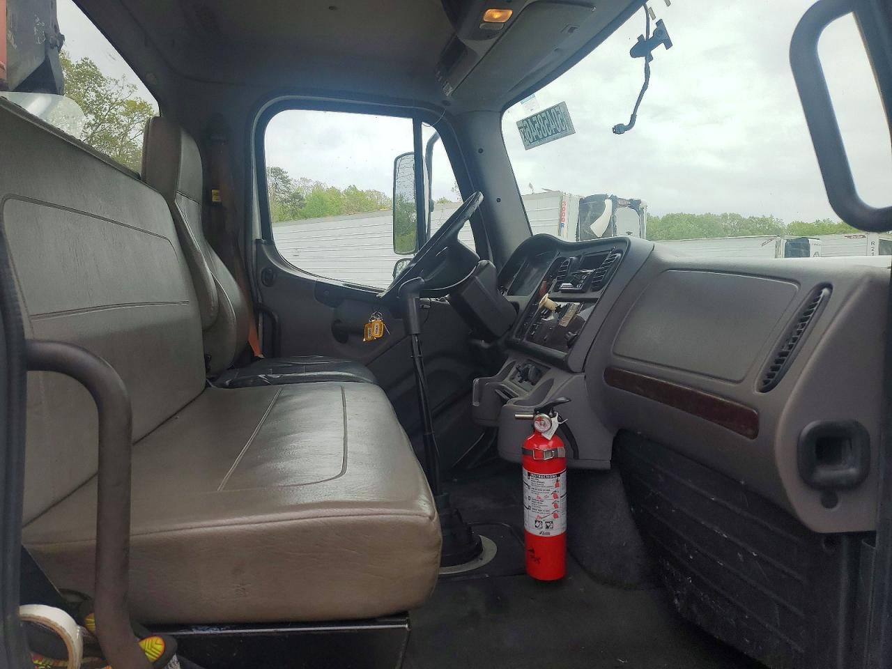 2014 FREIGHTLINER All other VIN 1FVHC5CY0EHFT8562 photo 5