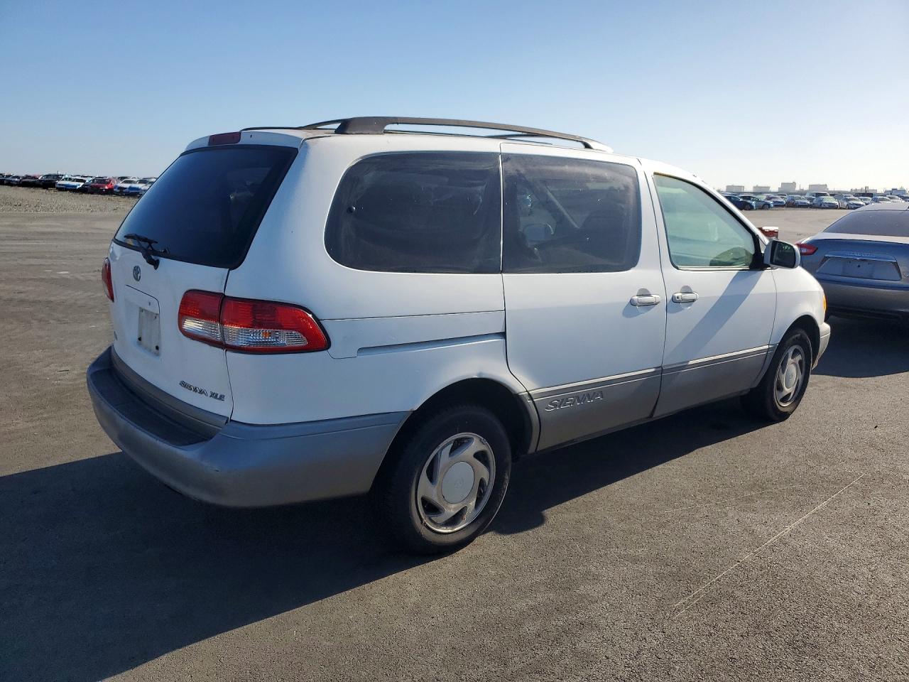 2003 Toyota Sienna VIN 4T3ZF13C83U518231 photo 3