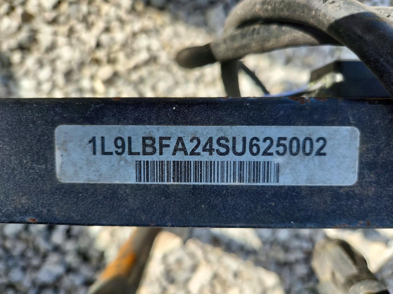 2025 L All models VIN 1L9LBFA24SU625002 photo 10