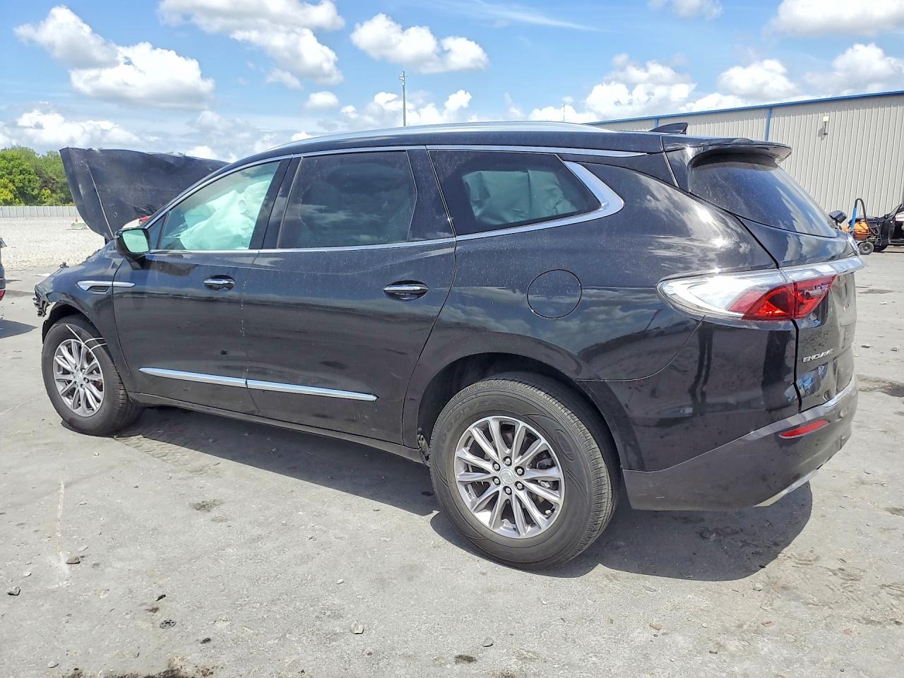 2022 Buick Enclave VIN 5GAERCKW2NJ164545 photo 2