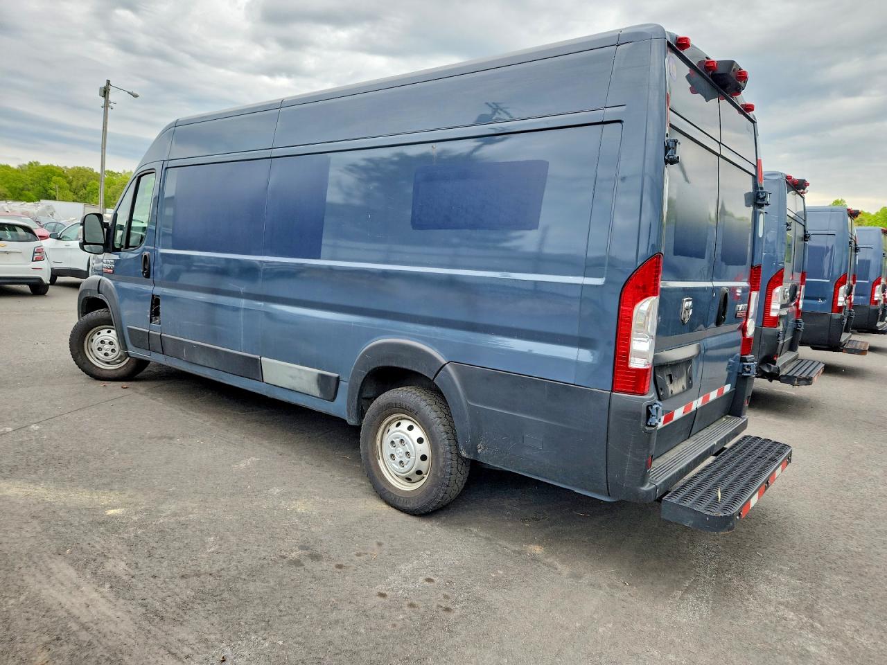 2020 RAM Promaster VIN 3C6URVJG0LE140391 photo 2