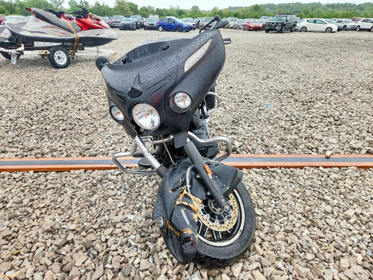 2016 INDIAN Motorcycle VIN 56KTCDAAXG3340519 photo 2