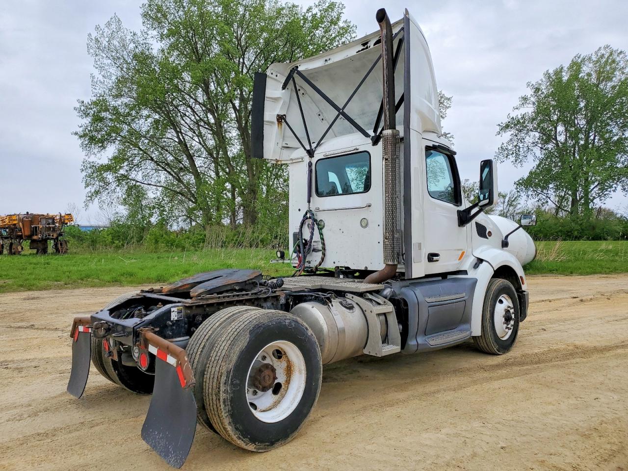 2017 PETERBILT All other VIN 1XPBA48X4HD428445 photo 4