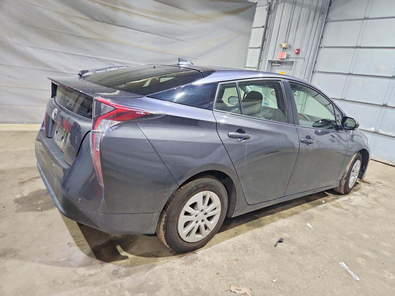 2018 Toyota Prius VIN JTDKBRFUXJ3065553 photo 3