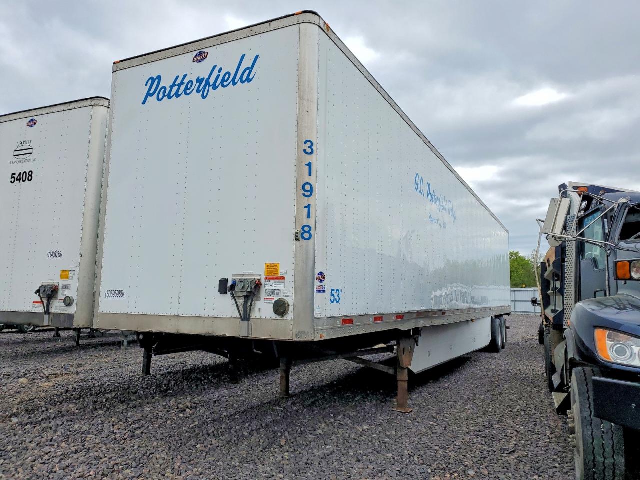 2019 UTILITY All models VIN 1UYVS2533K3665203 photo 2