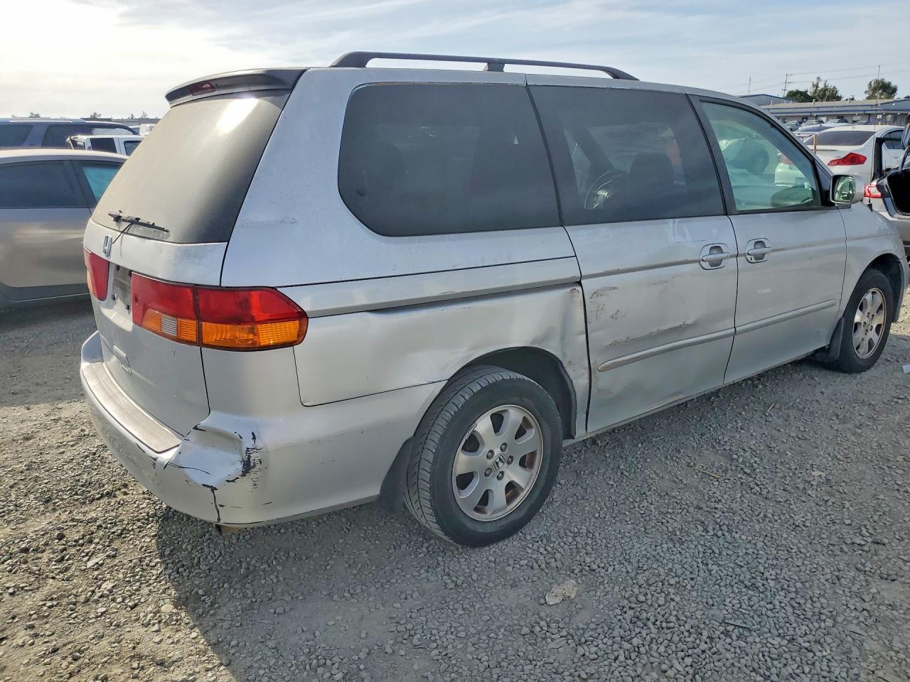 2003 Honda Odyssey VIN 5FNRL18613B136253 photo 3