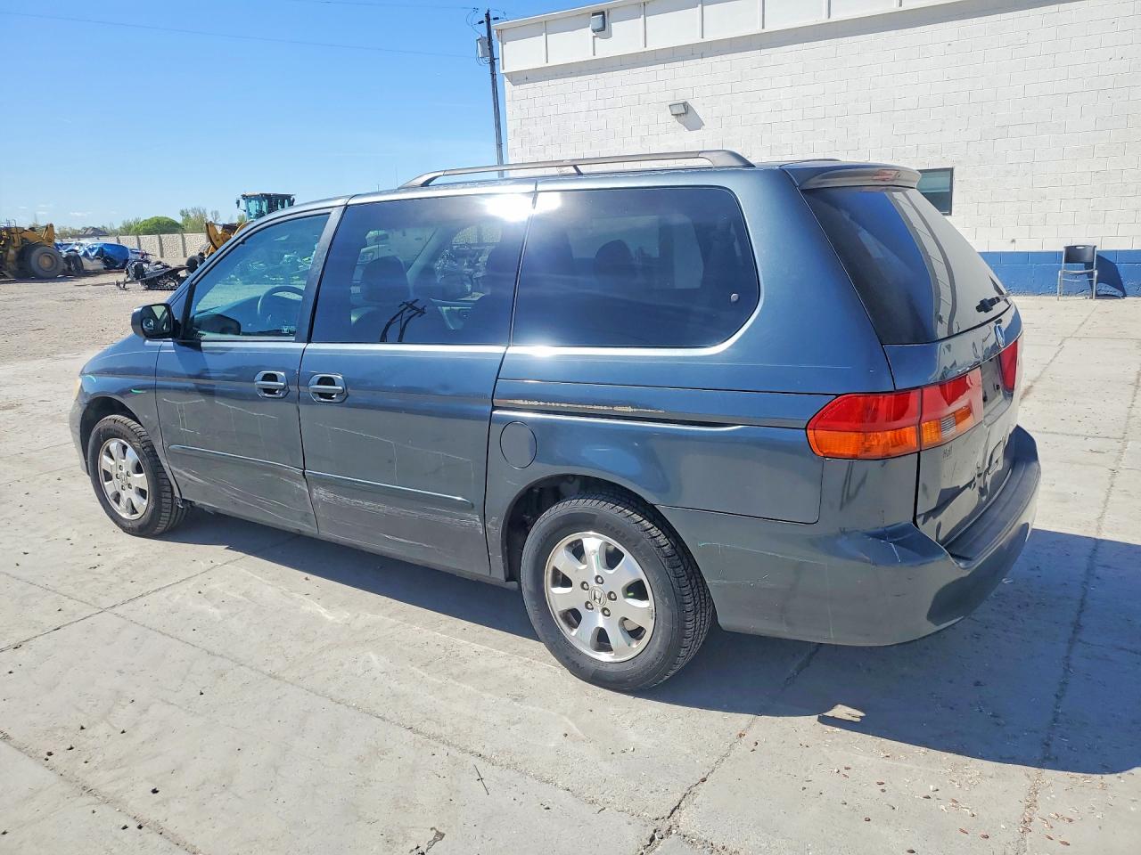 2004 Honda Odyssey VIN 5FNRL18954B074318 photo 2