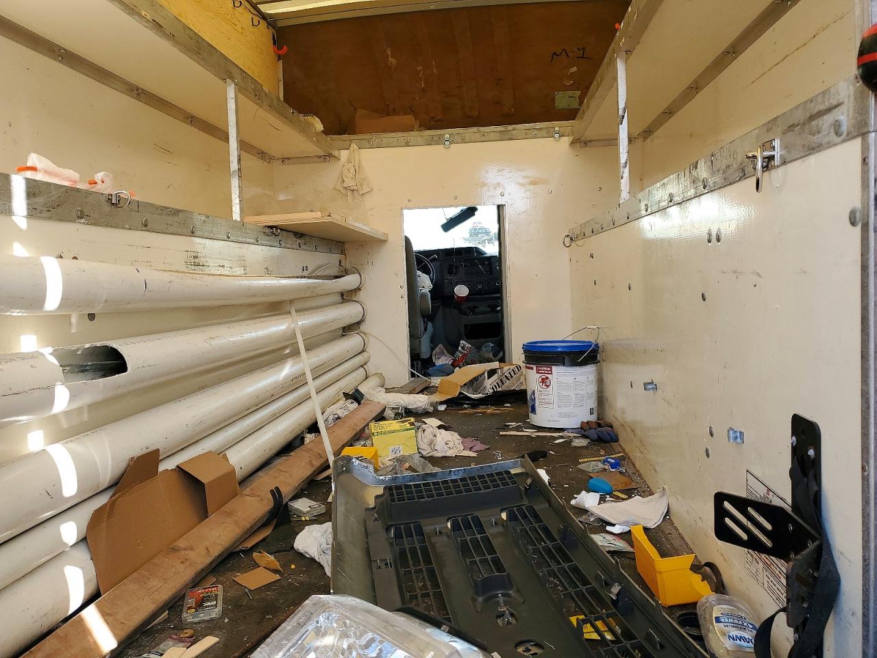 2019 FORD Econoline VIN 1FDWE3F63KDC27425 photo 11