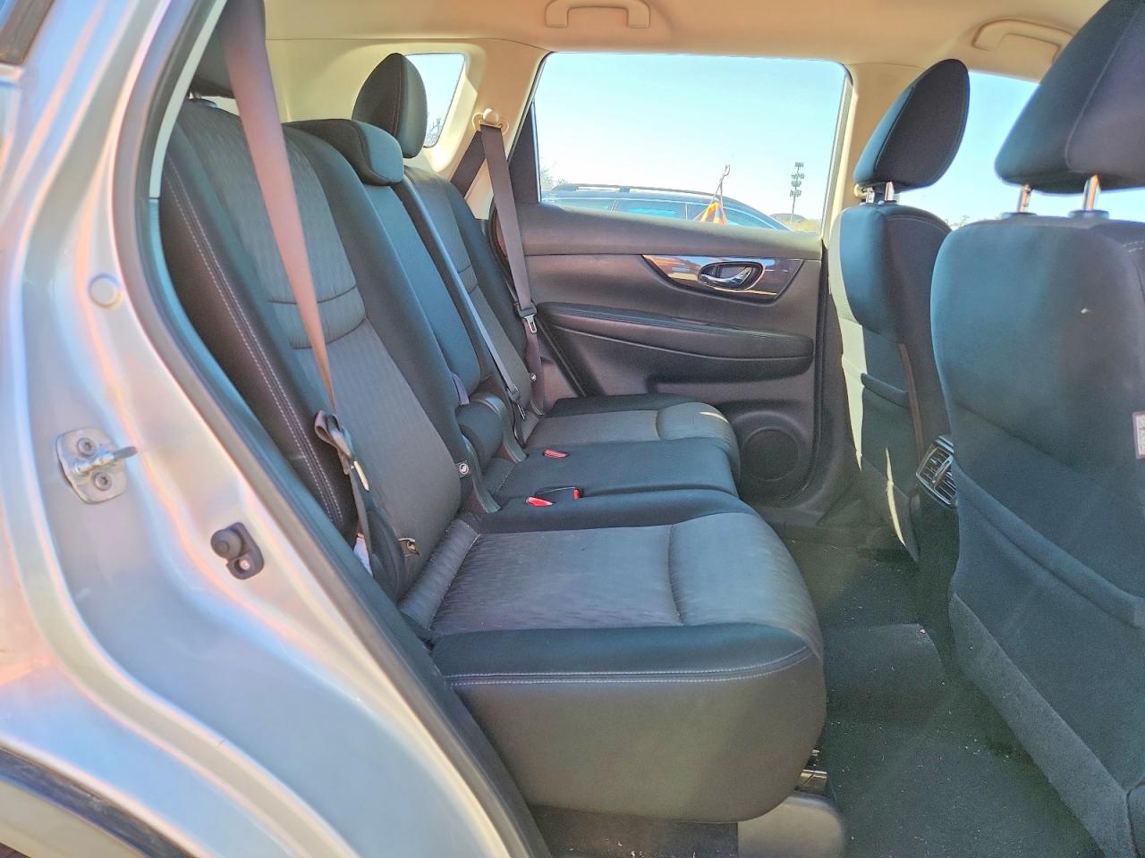 2017 Nissan Rogue VIN JN8AT2MV0HW258917 photo 11