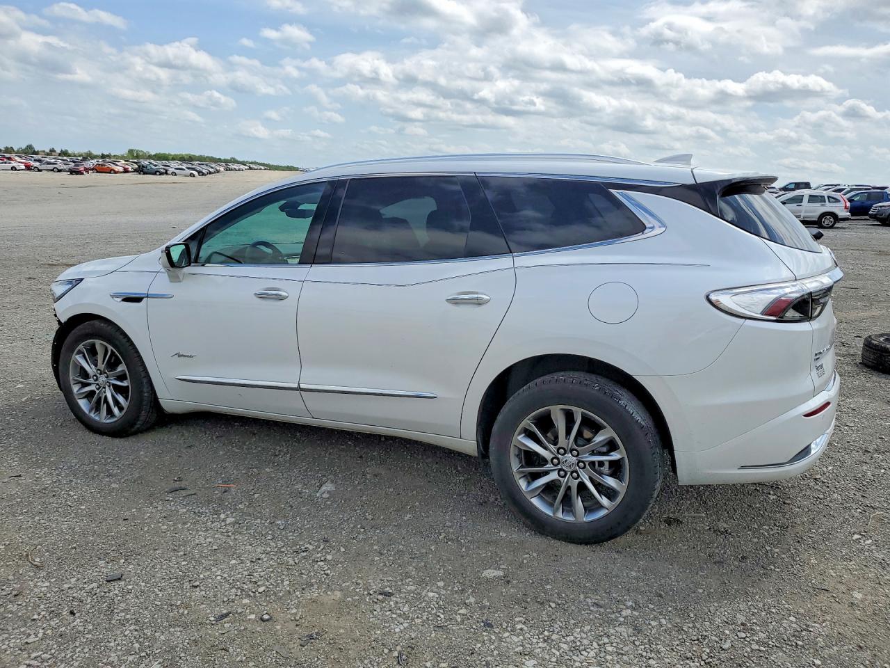 2024 Buick Enclave VIN 5GAEVCKW1RJ104046 photo 2