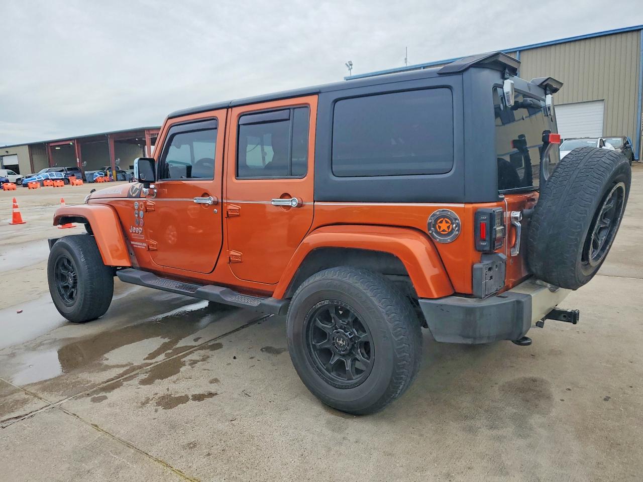 2011 Wrangler / VIN 1J4BA3H16BL520395 photo 2