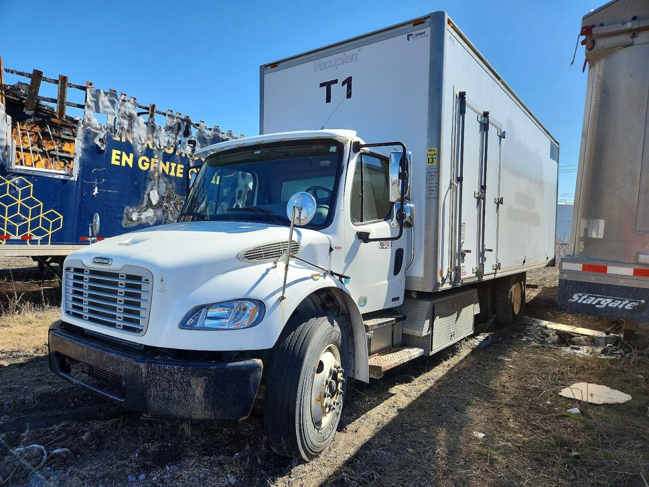 2012 FREIGHTLINER All other VIN 1FVACXDT2CHBR7257 photo 2
