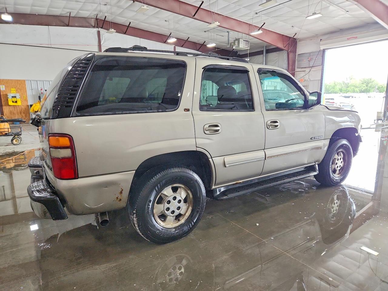 2001 Chevrolet Tahoe VIN 1GNEK13T21J142543 photo 3