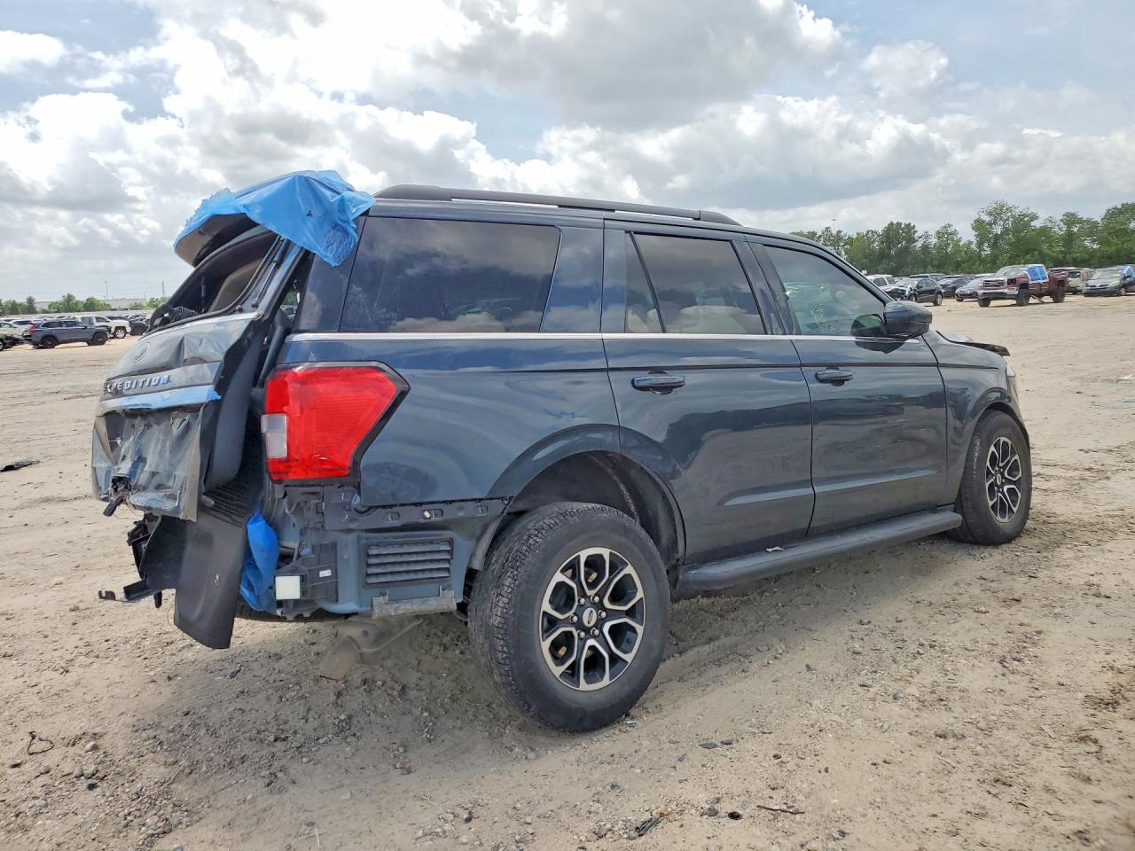 2024 Ford Expedition VIN 1FMJU1J8XREB06163 photo 3