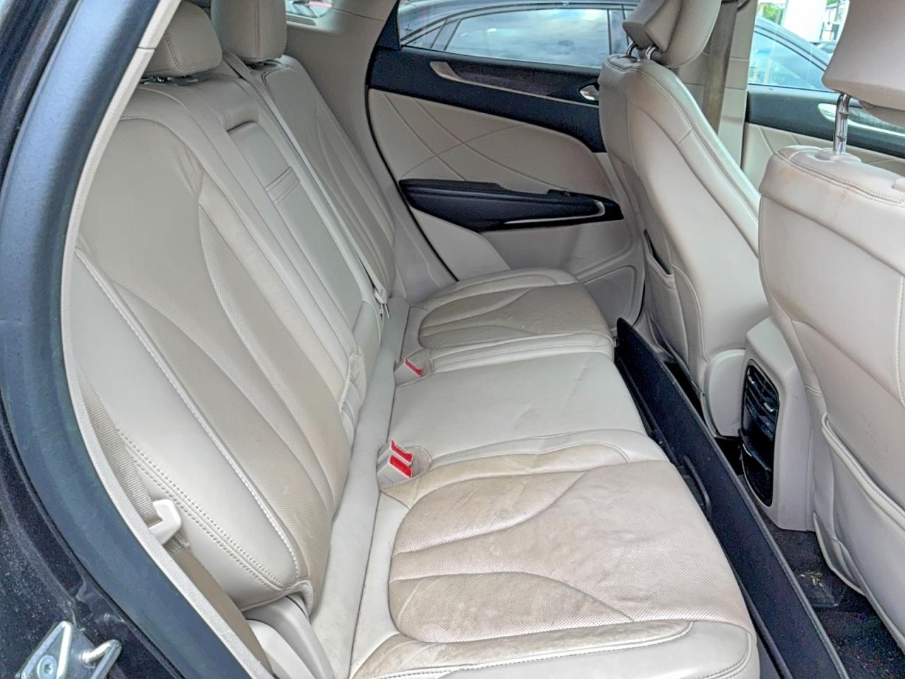 2017 LINCOLN Mkc VIN 5LMCJ3C92HUL36106 photo 6