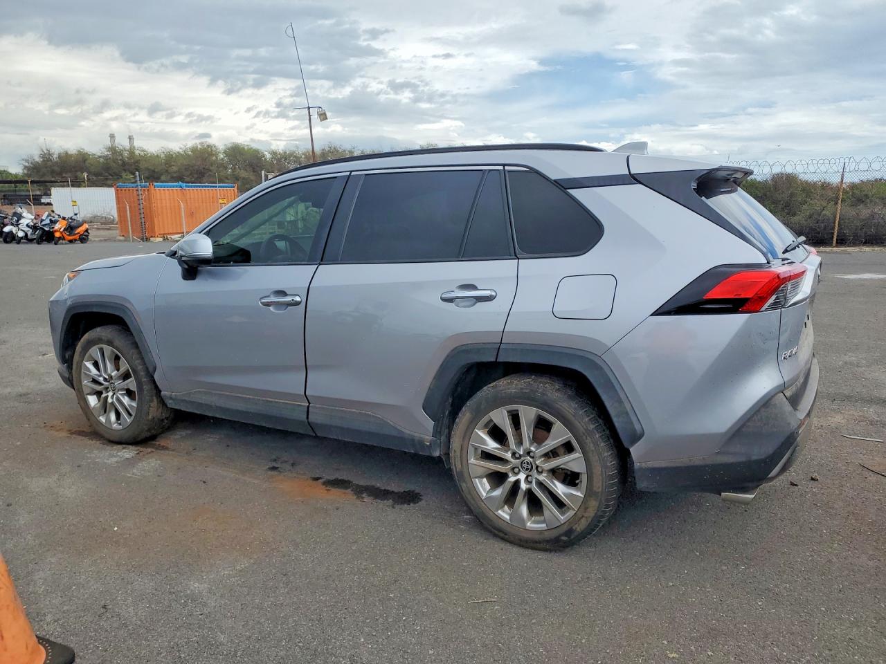 2021 Toyota Rav4 VIN JTMY1RFV5MD078800 photo 2