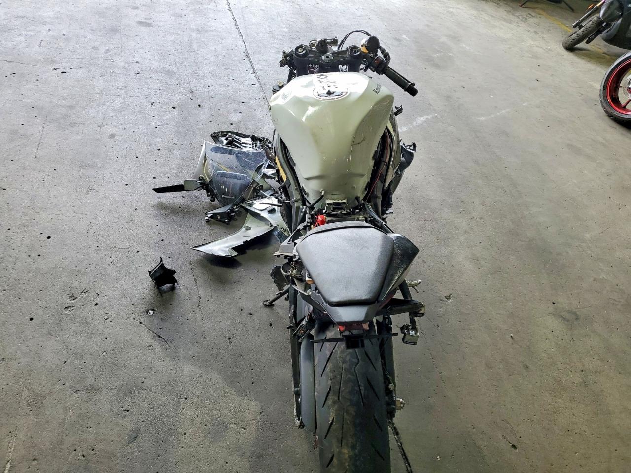 2025 Kawasaki Ninja 600 VIN JKBZXJK19SA011533 photo 6