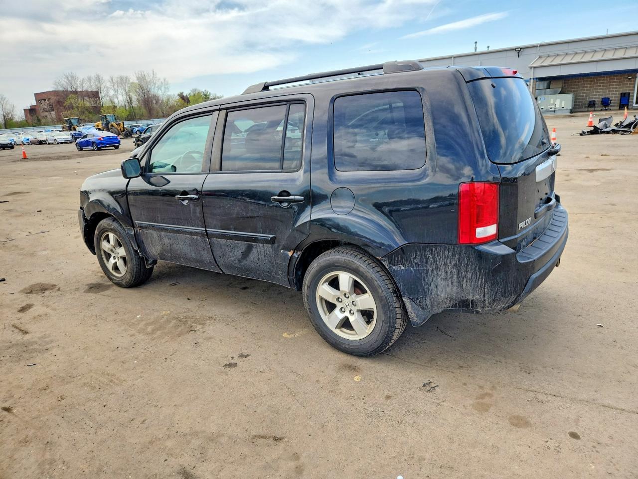 2011 HOND Pilot VIN 5FNYF4H55BB069859 photo 2