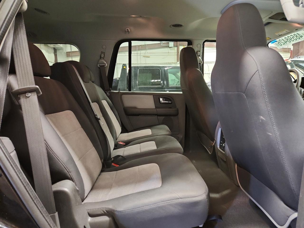 2005 Ford Expedition VIN 1FMPU16515LA44585 photo 11