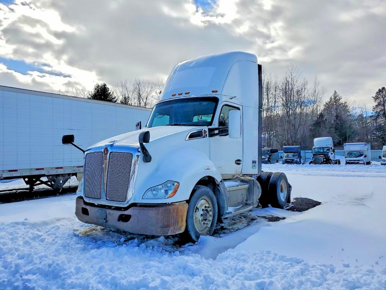 2016 KENWORTH All models VIN 1XKYA48X5GJ496690 photo 6