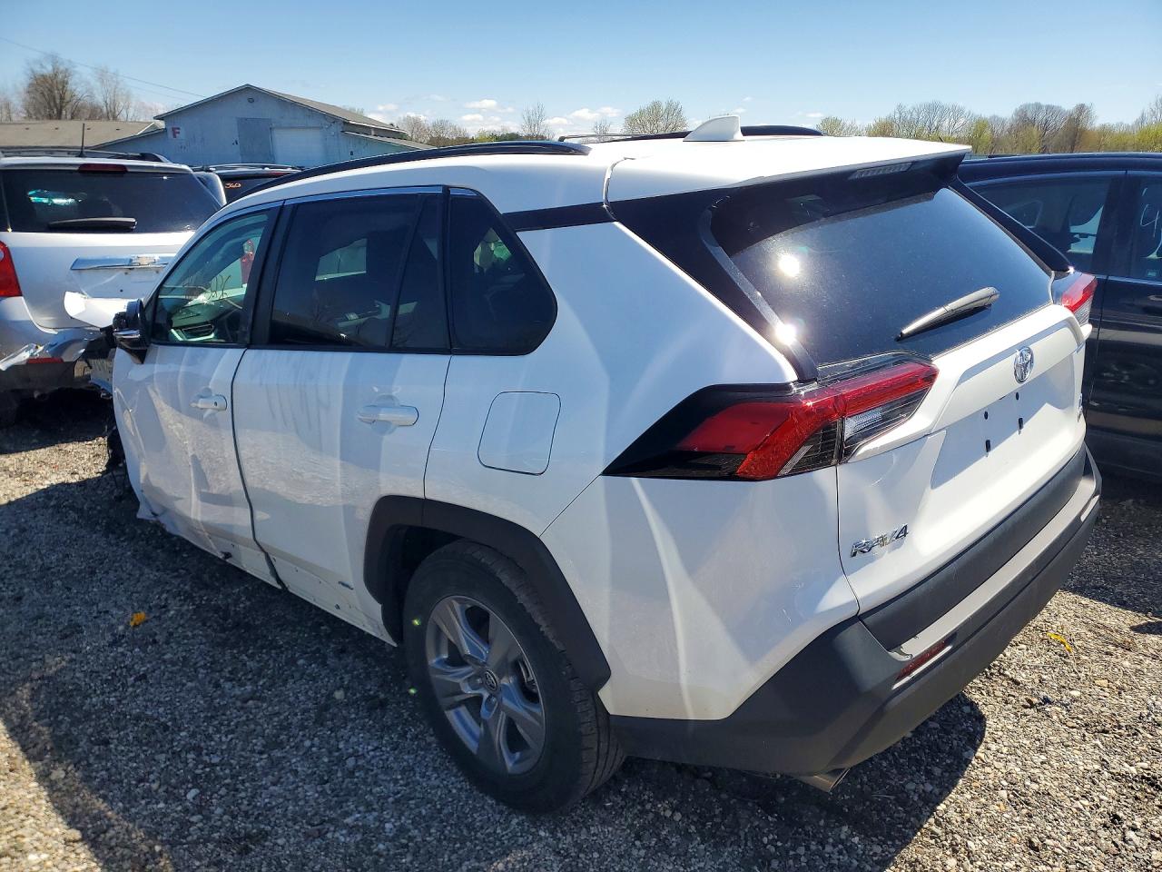 2025 Toyota Rav4 VIN 4T3MWRFV1SU192566 photo 2