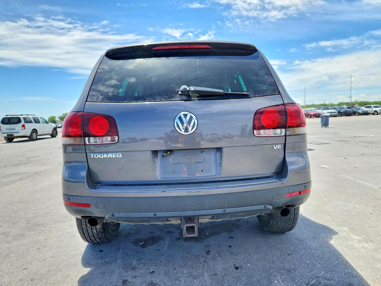 2010 Volkswagen Touareg VIN WVGBF7A95AD002040 photo 6