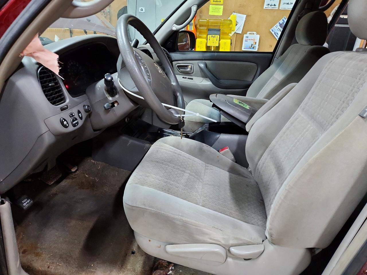 2005 Toyota Tundra VIN 5TBDT44105S477429 photo 7